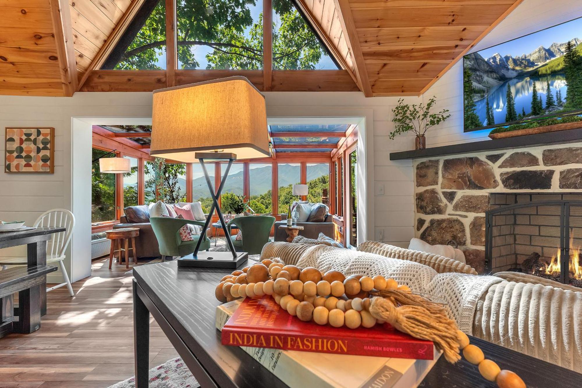 Family Chalet With Sauna, Hottub, Heavenly Views! Mins To Downtown! Gatlinburg Exterior foto
